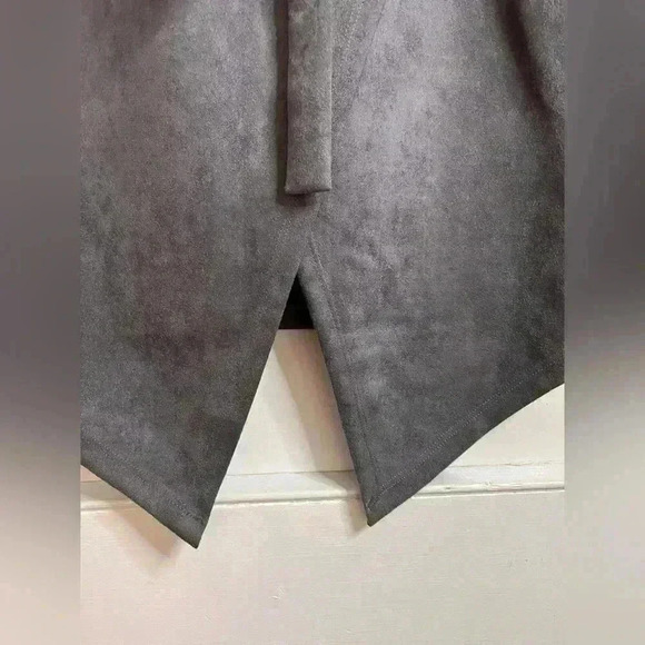 Ya  Ya and Co. Grey Suede-Like Skirt Size M - Picture 4 of 10